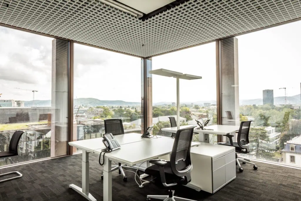 Möbliertes Büro für ein Team in Basel im Baloise Park - OBC Suisse AG